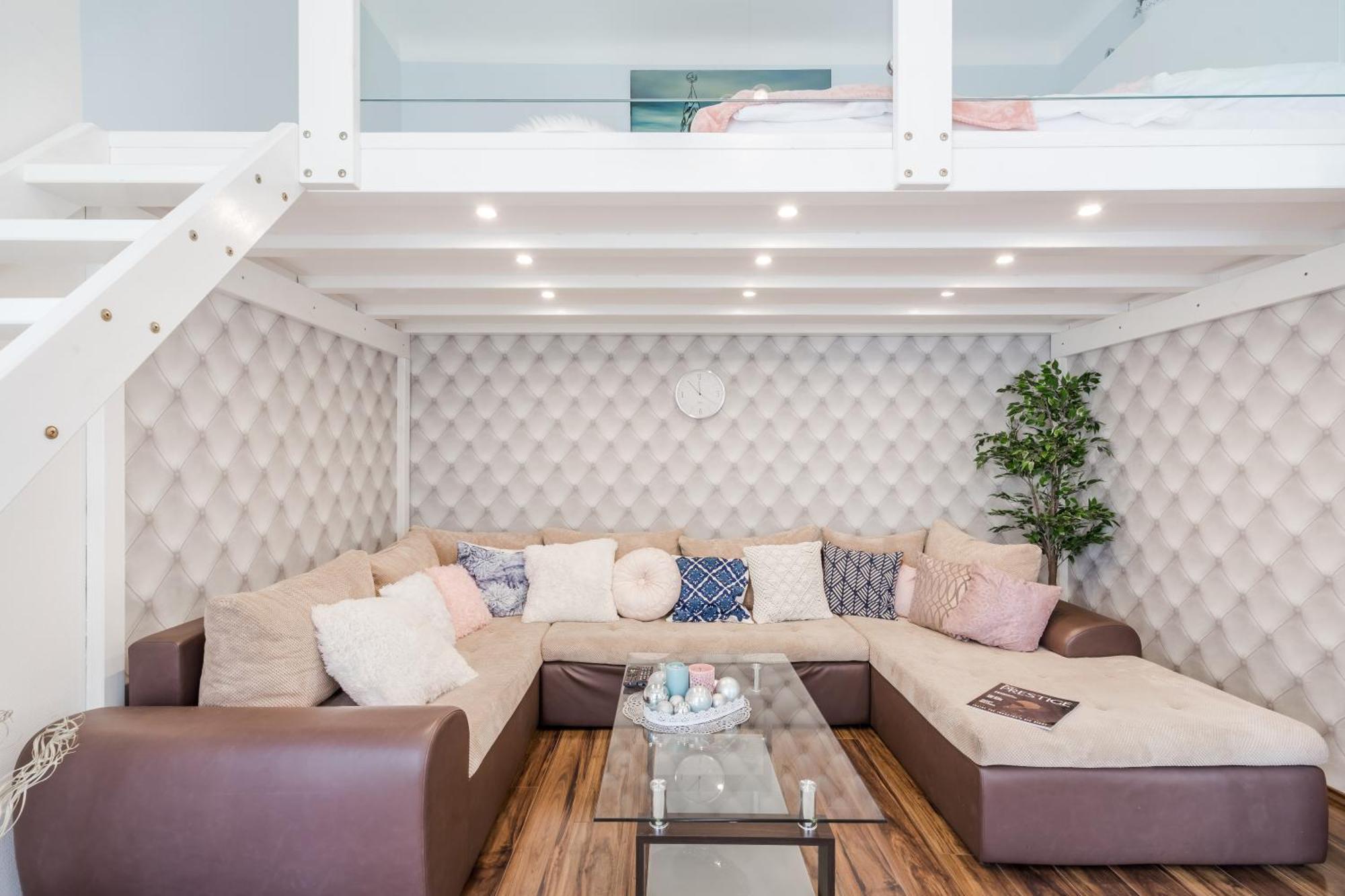 Bpr Stylish Mosaic Home With Terrace บูดาเปสต์ ภายนอก รูปภาพ